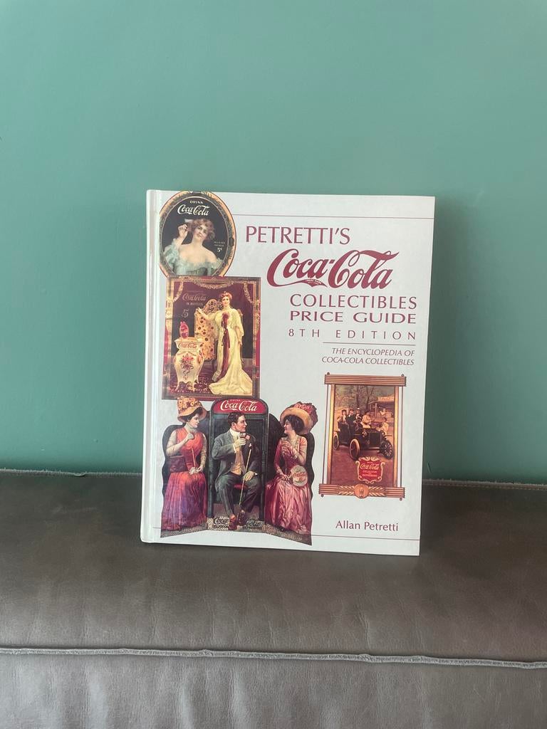Petretti's Coca-Cola Collectibles Price Guide 8th Edition, Ophalen of Verzenden, Zo goed als nieuw, Catalogus