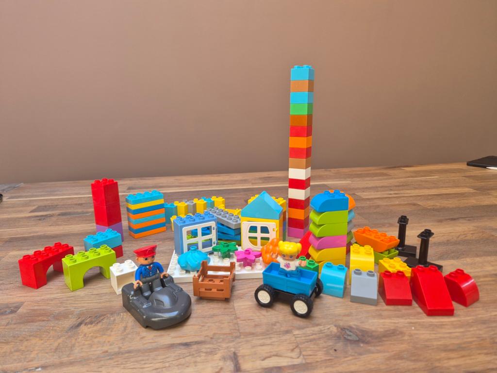 Duplo 100 stuks incl. Grondplaatje, mini figuren, boot, auto, Ophalen, Zo goed als nieuw