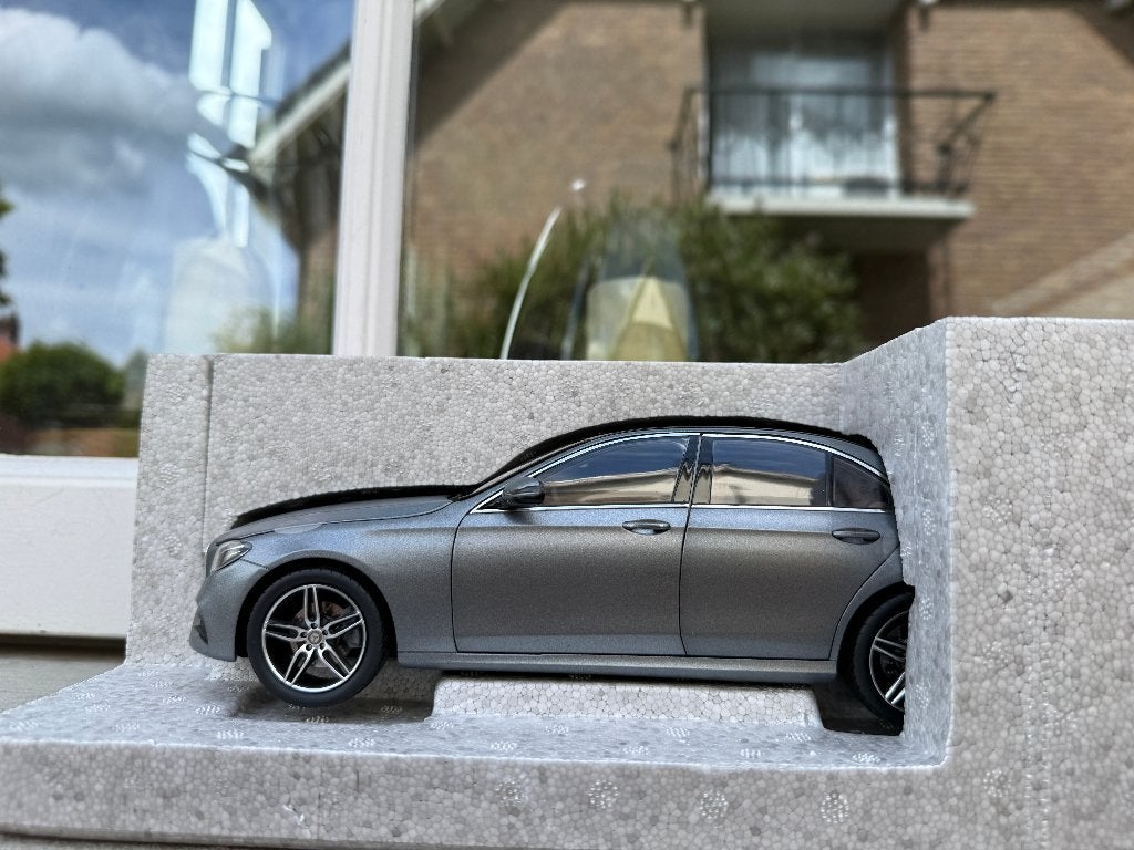 1:18 Mercedes W213 E-Klasse Sedan grijs 2016 iScale, Hobby en Vrije tijd, Modelauto's | 1:18, Overige merken, Grosse Elbstrasse 162, 22767 Hamburg, Duitsland