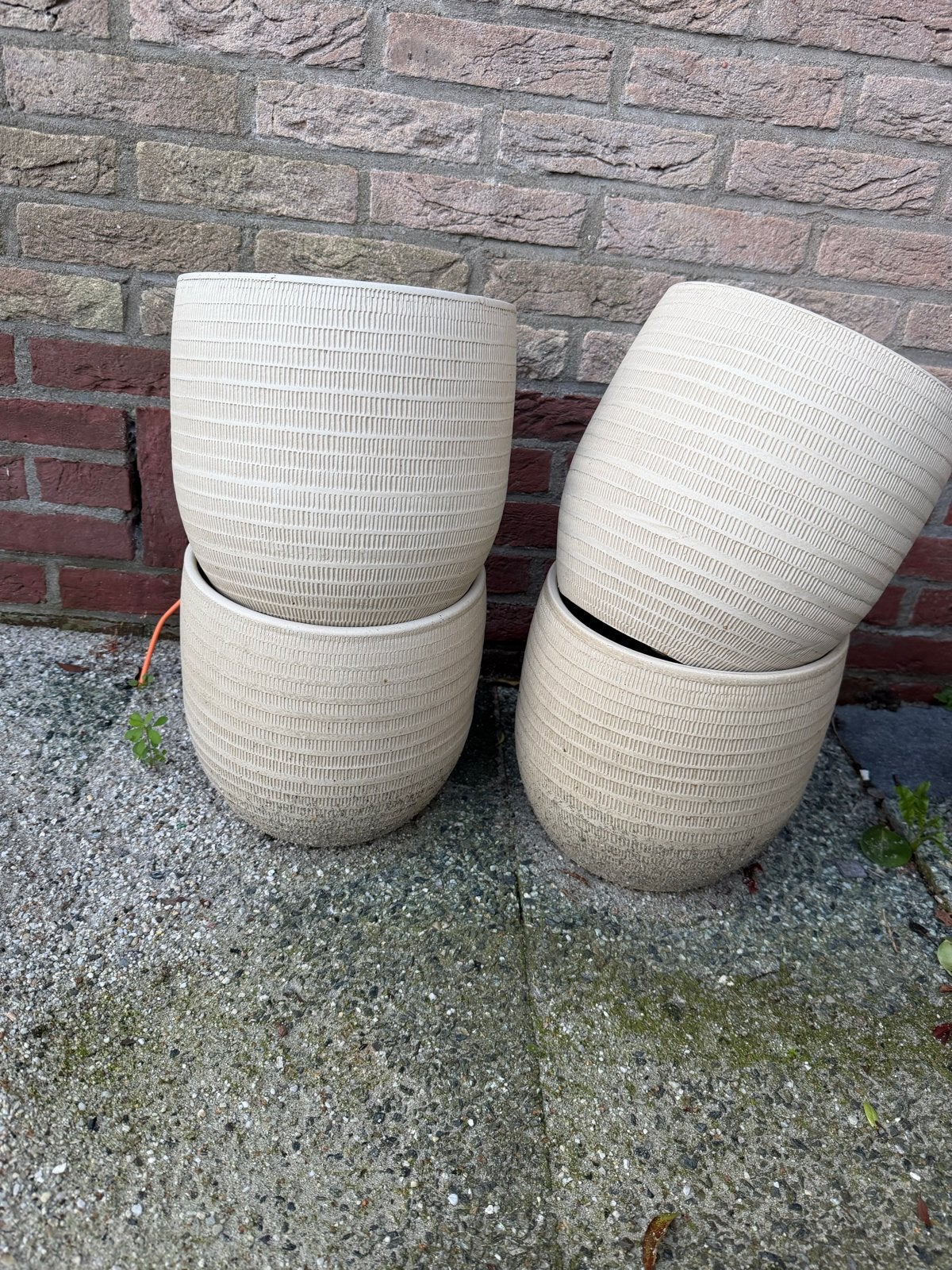 Set van 4 crèmekleurige bloempotten voor binnen of buiten, Ophalen, Overige materialen, Minder dan 60 cm, Rond