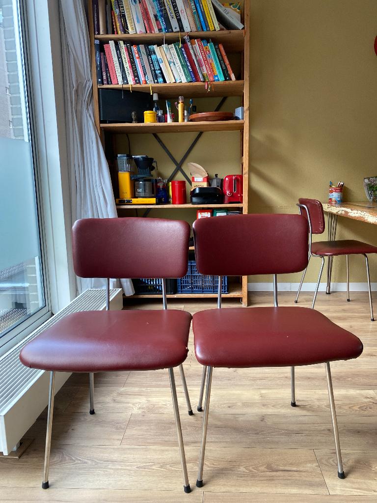 2x mooie Gispen eettafel stoelen, vintage design, Ophalen, Gebruikt, Twee, Rood