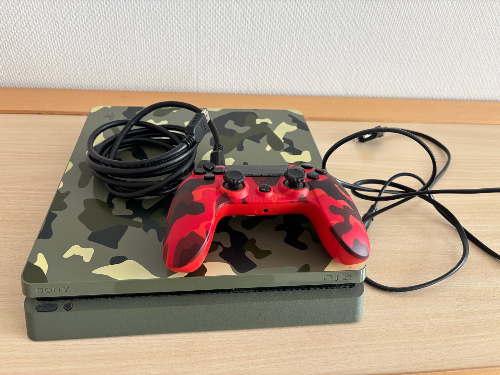 PS4 Slim 1TB Limited Edition Camo + 1 Controller, Gebruikt, Ophalen of Verzenden, 1 TB, Met 1 controller