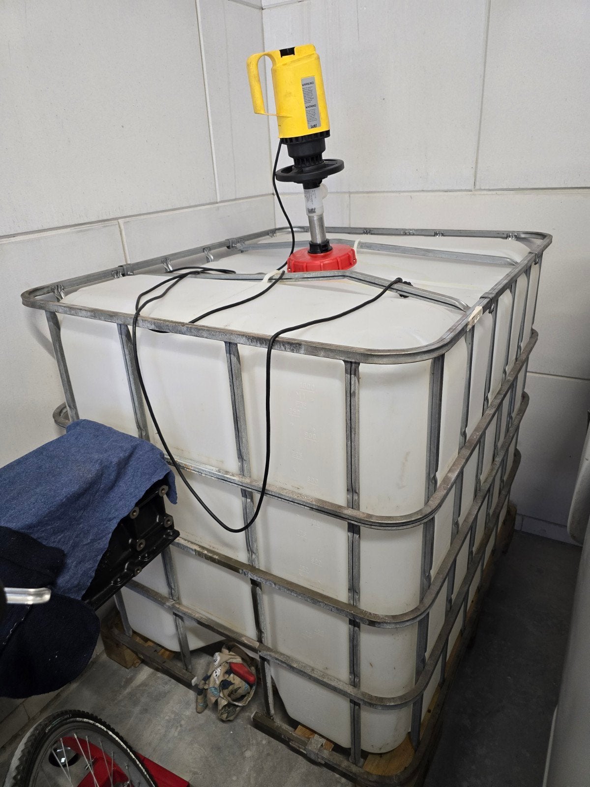 IBC-container kunststof (zonder pomp) - 1000 liter, Ophalen, Kunststof, Gebruikt, Met kraantje