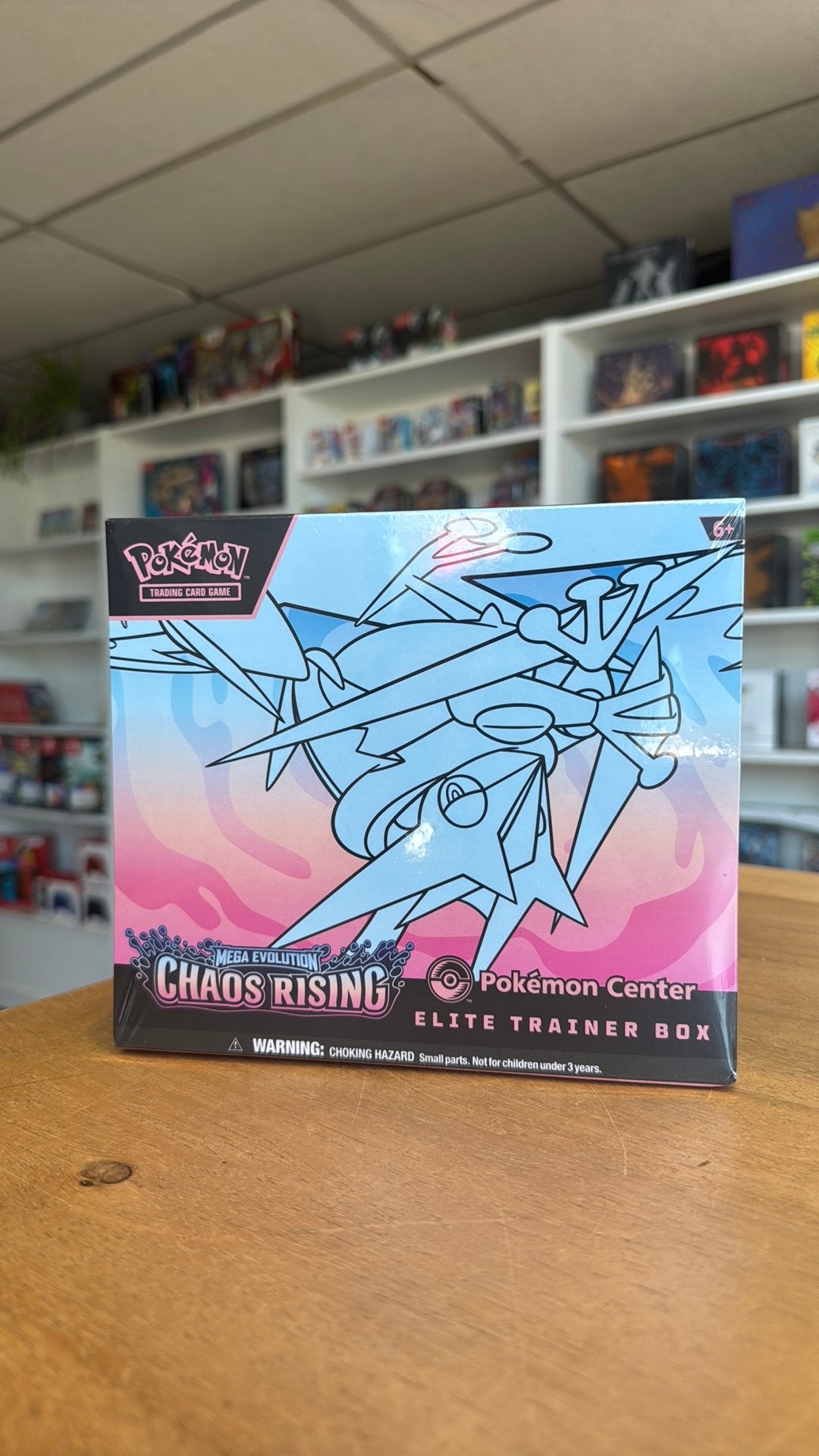Pokémon Chaos Rising Pokémon Center elite trainer box, Ophalen of Verzenden, Zo goed als nieuw, Foil