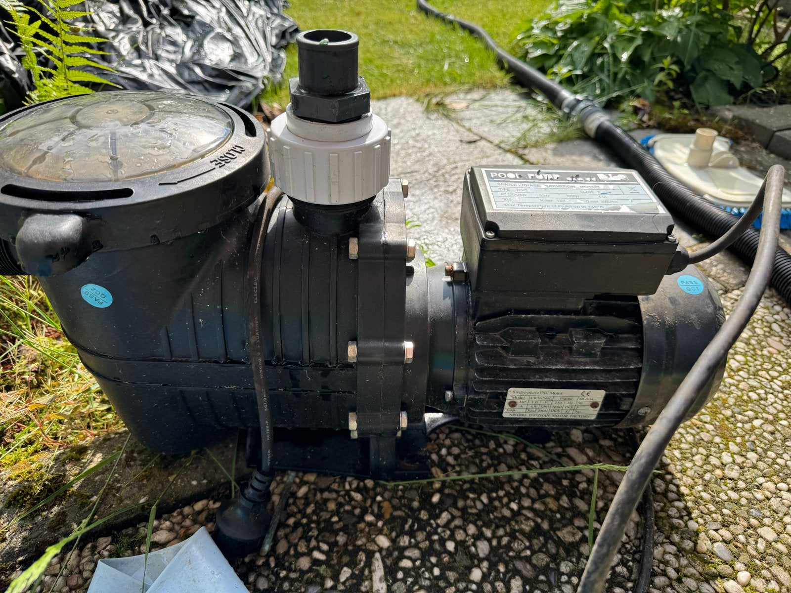 Zwembadpomp - Werkt, deksel beschadigd, maakt geluid, Tuin en Terras, Zwembad-toebehoren, Ophalen, Gebruikt, Zwembadpomp