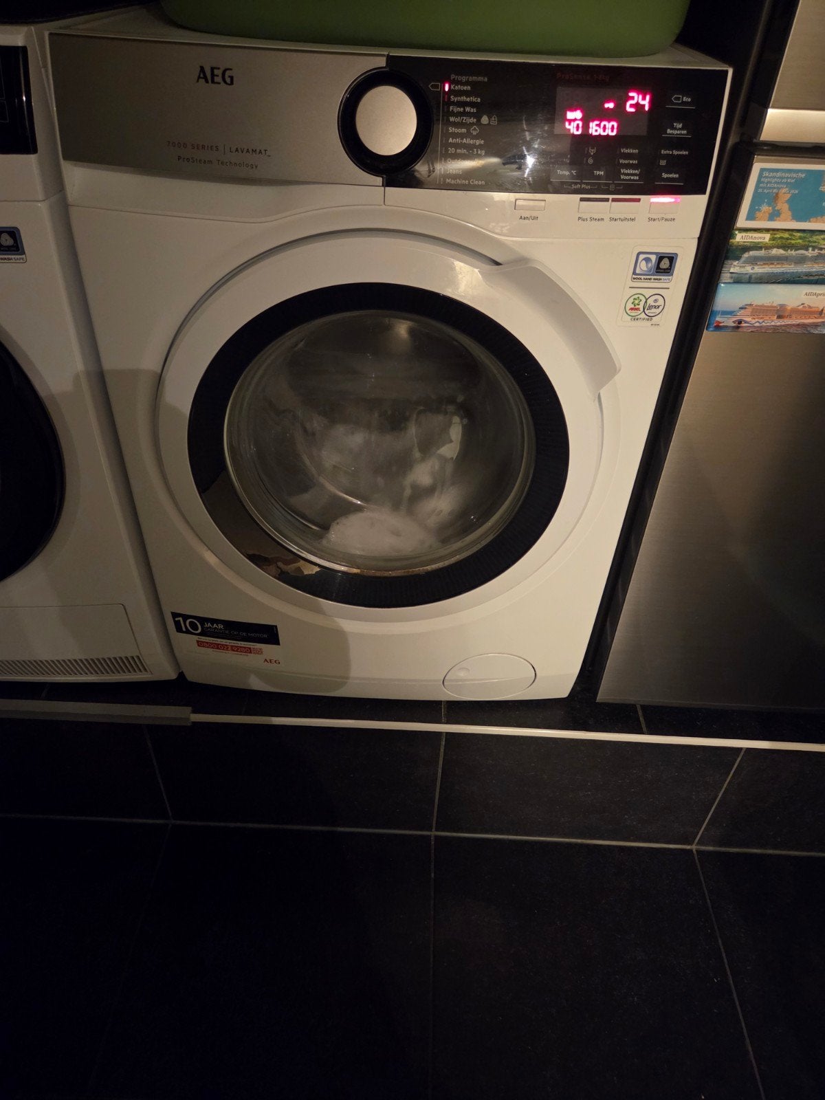 AEG Lavamat 7000 Series wasmachine - deur defect, Ophalen of Verzenden, Voorlader, Wolwasprogramma, Niet werkend