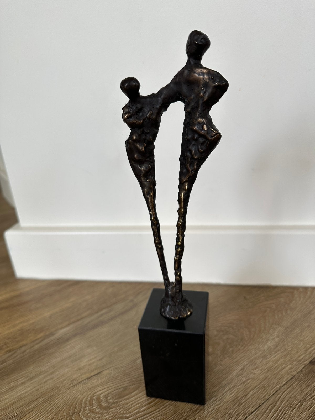 Beeld twee personen liefde brons/verbronst, Ophalen, Brons, 20 - 50 cm, Op sokkel