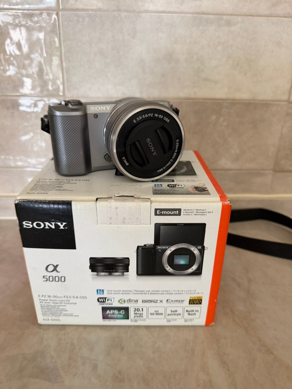 Sony a5000 fotocamera, Ophalen, Lensdop, Zo goed als nieuw, Sony