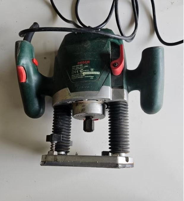 Bosch bovenfrees, model POF 1100 AE., Ophalen, Gebruikt, Bovenfrees, BOSCH