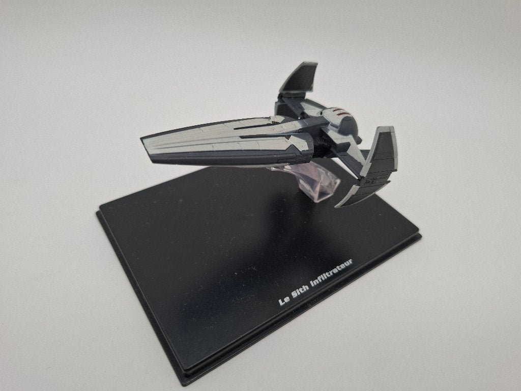 Star wars model Sith infiltrator fighter, Overige merken, 1:144 tot 1:200, Verzenden, Nieuw