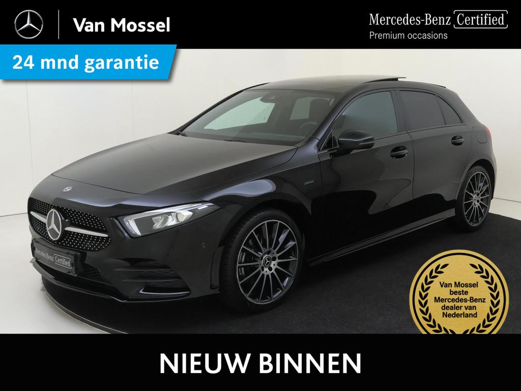 Mercedes-Benz A-klasse 250 e Premium Plus, Auto's, Mercedes-Benz, Gebruikt, 4 cilinders, 16 kWh, Leder en Stof