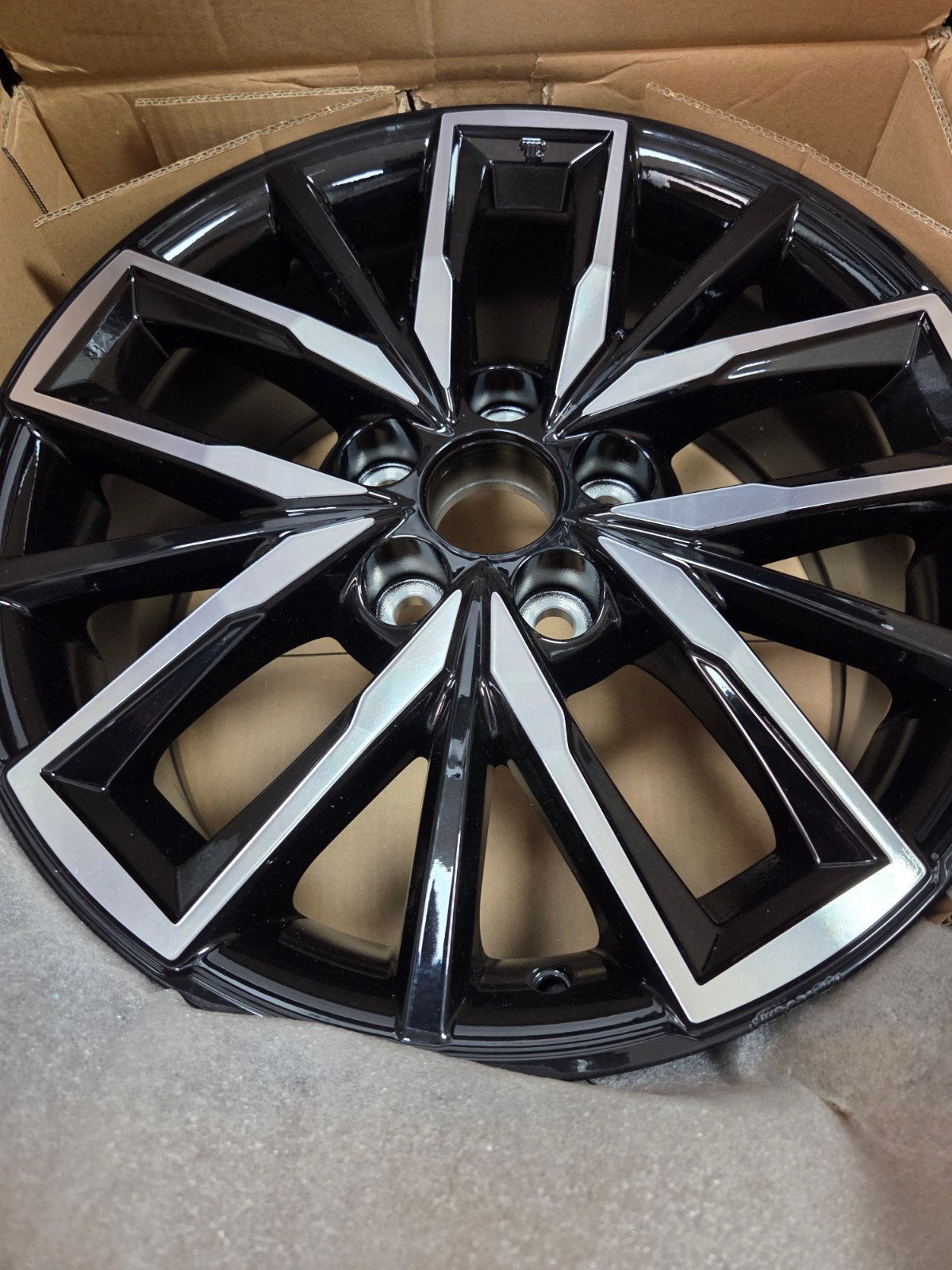 Originele Toyota Corolla velg 2022 - Nieuw (42611-YY570), Auto-onderdelen, Ophalen of Verzenden, Nieuw, Toyota