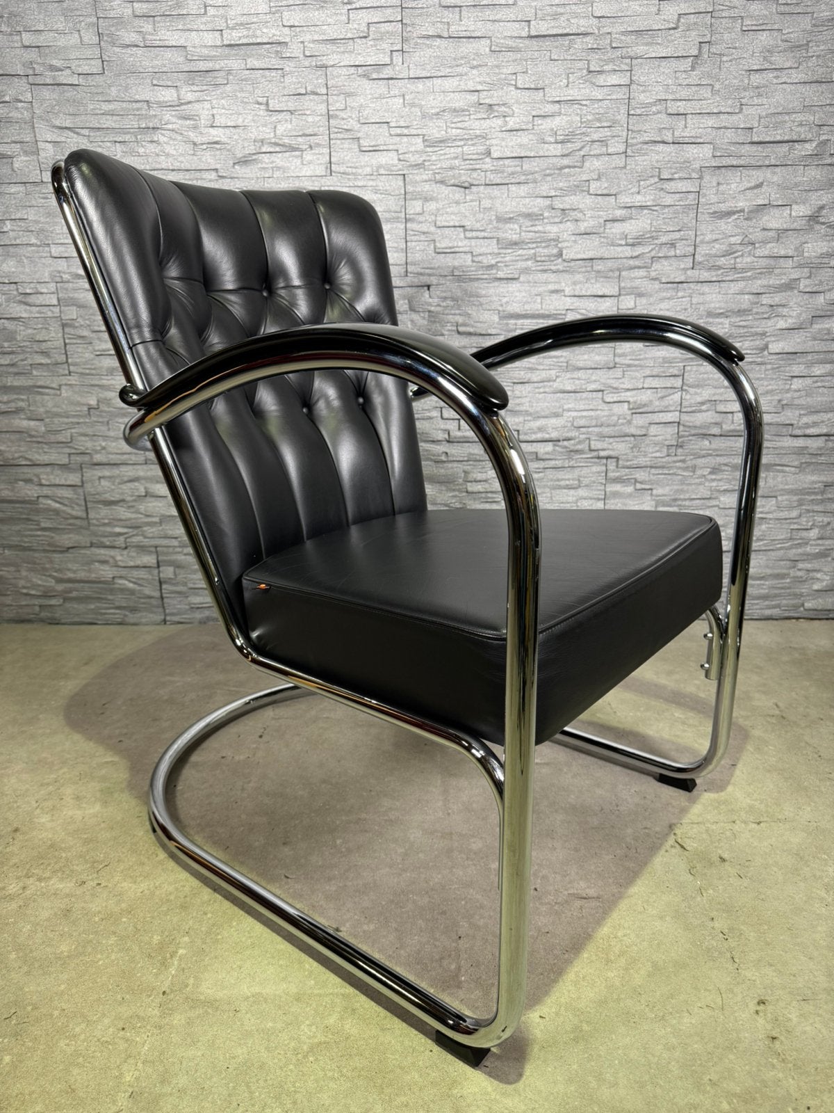 Gispen 412 GE Zwart leer Dutch Originals. Zeer netjes!, Huis en Inrichting, Gebruikt, Leer, 75 tot 100 cm, Nvt