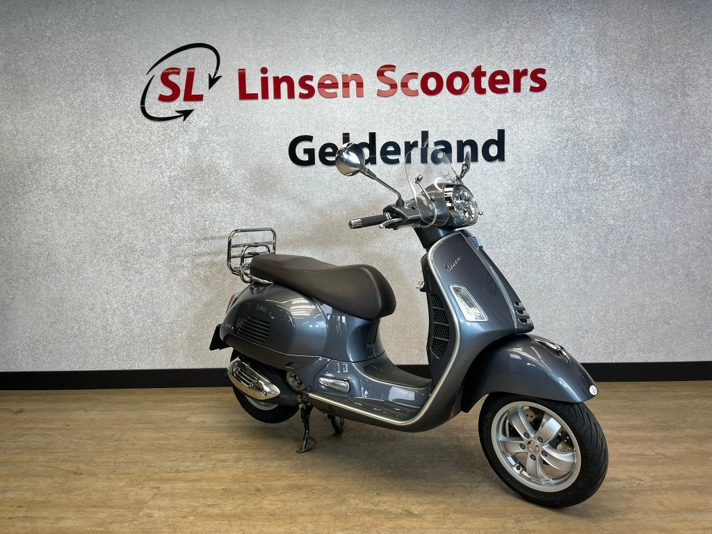 Vespa GTS 300 HPE Touring Grijs Metallic 2022, Scooter, Particulier, Minimaal motorrijbewijs A2, Automaat