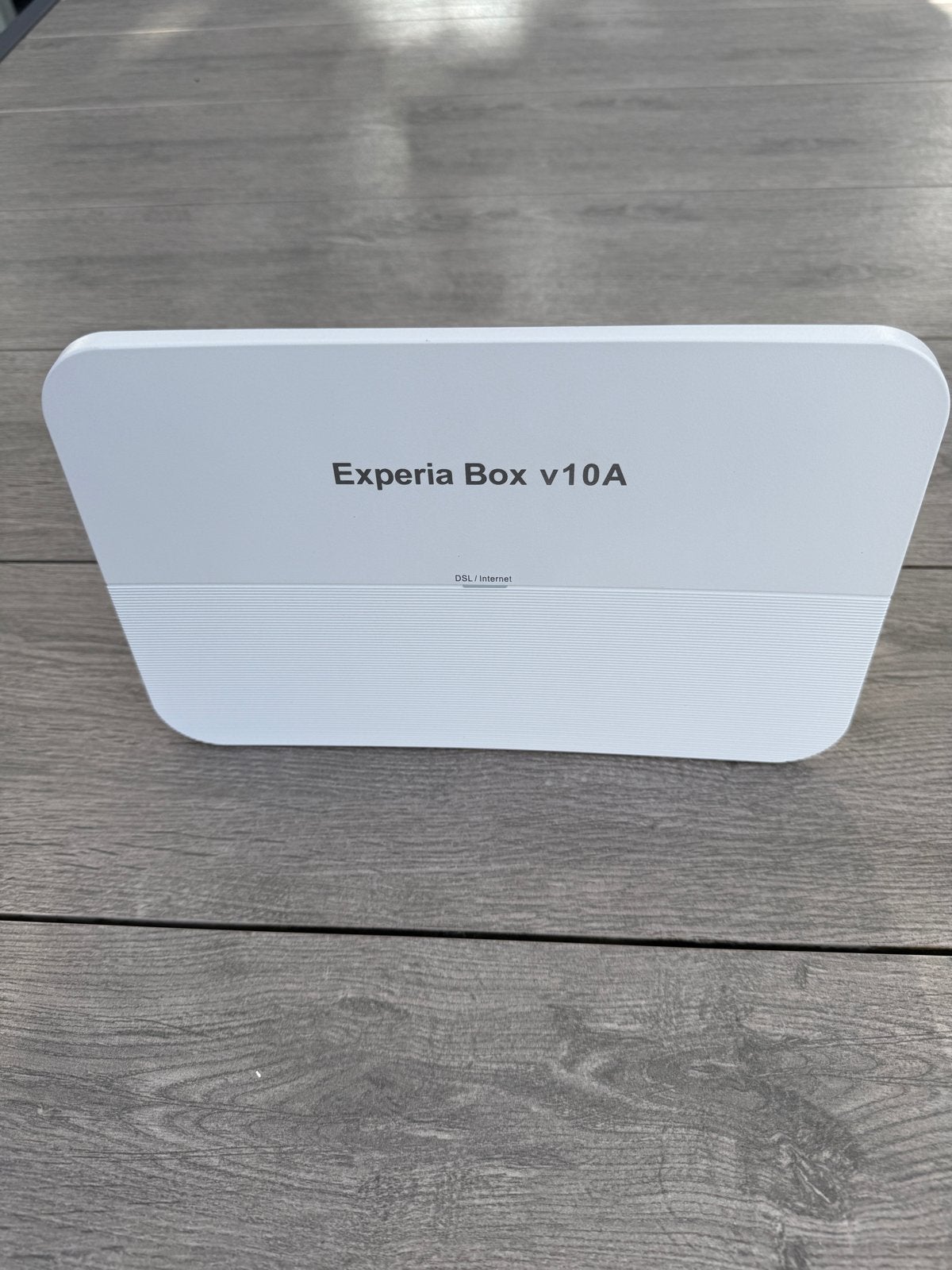 KPN Experiabox V10A Router met modem, Ophalen of Verzenden, Gebruikt, Router met modem