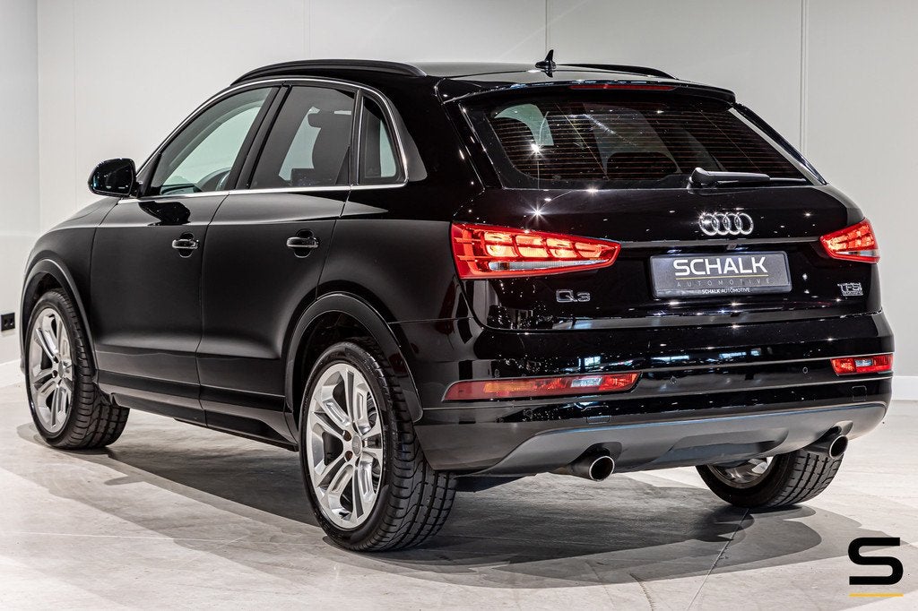 Audi Q3 2.0 TFSI quattro Design Pro|Xenon|S-Line|Cam|Trekhaa, Auto's, Audi, Automaat, Gebruikt, 4 cilinders, 14 km/l
