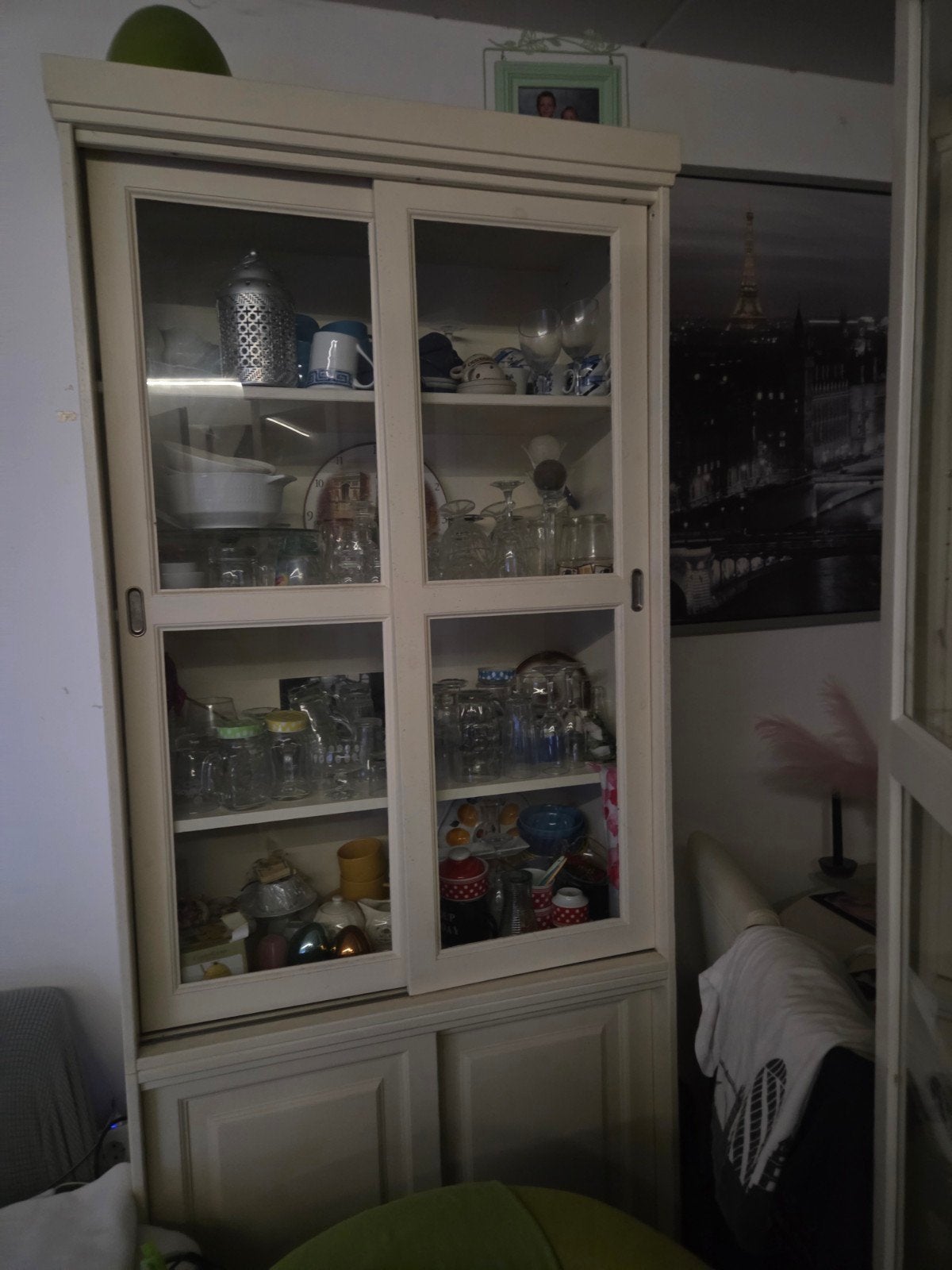 Crème buffetkast met glazen schuifdeuren, Ophalen, 100 tot 150 cm, Glas, Klassiek, Landelijk