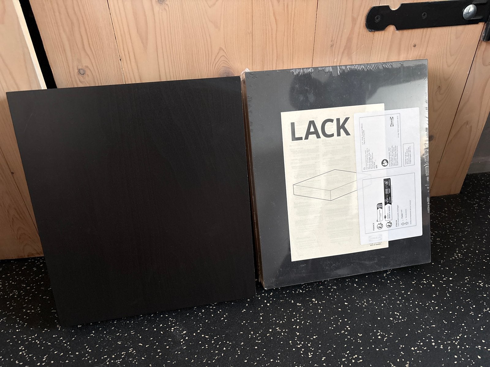 IKEA LACK wandplank zwart 2 stuks, Ophalen of Verzenden, Zo goed als nieuw