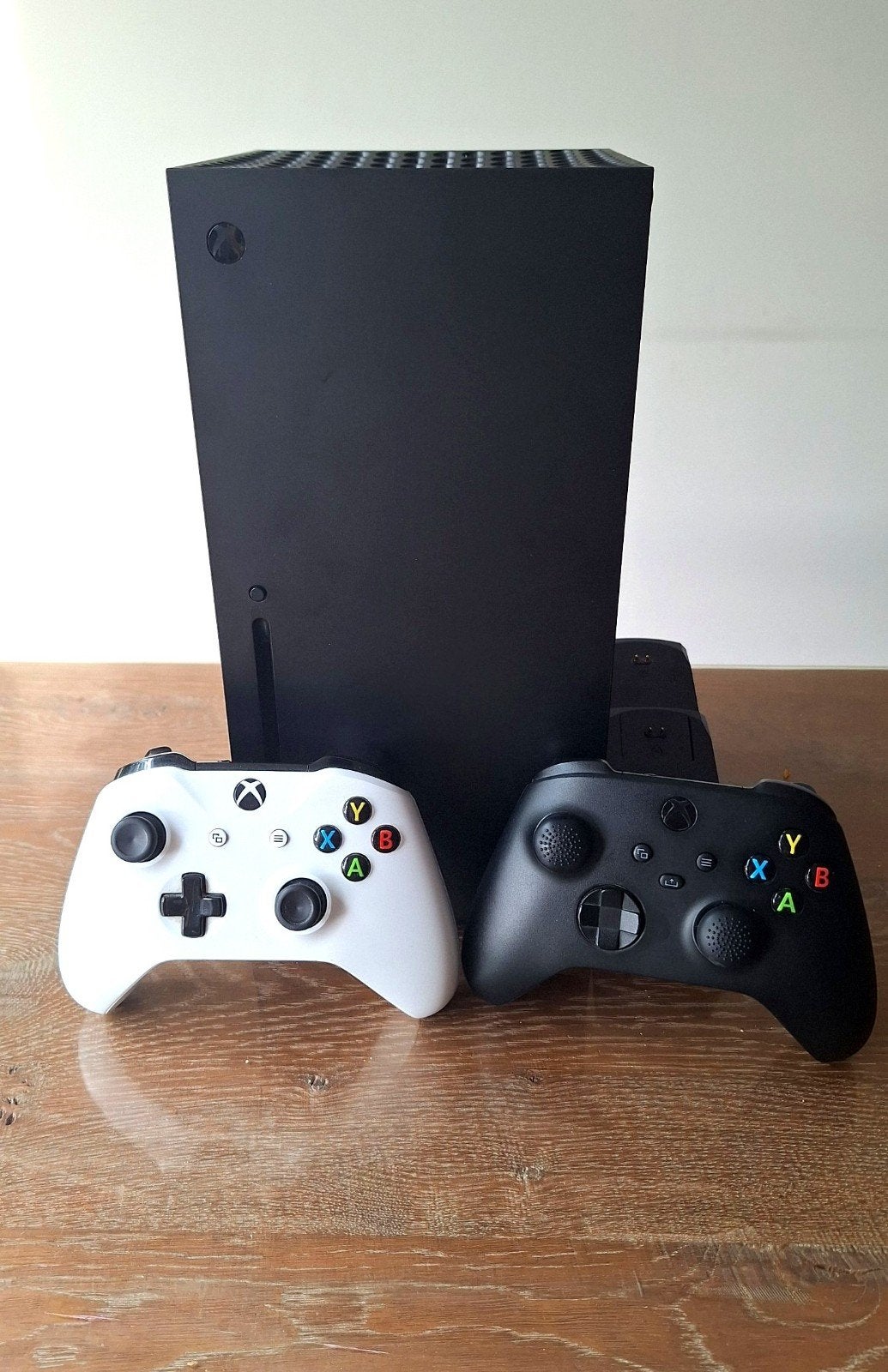 Xbox Series X 1TB + 2 controllers + oplaaddock!