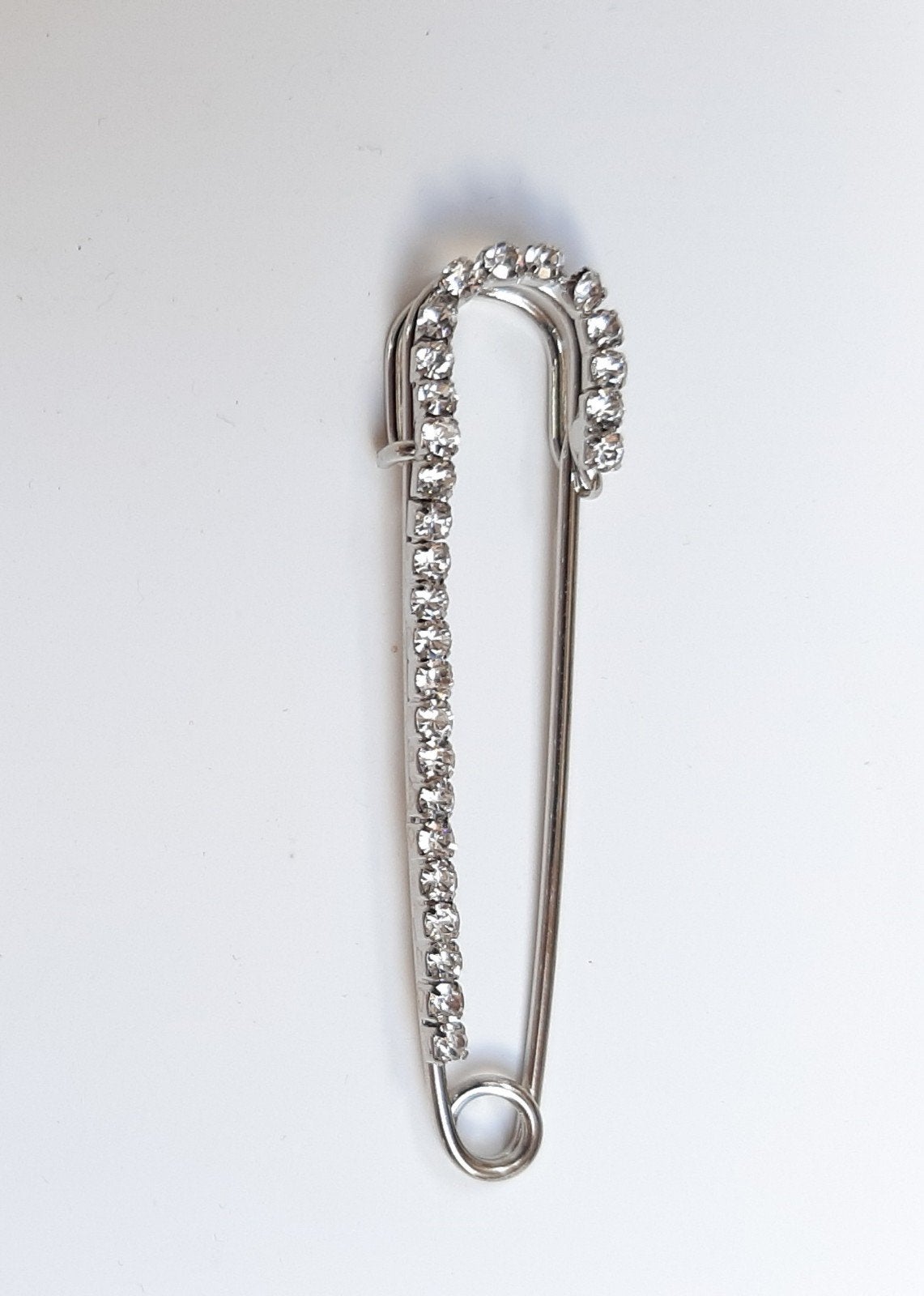 Zilverkleurige sierspeld 7 cm met strass nieuw, Overige materialen, 4 tot 7 cm, Nieuw, Ophalen of Verzenden