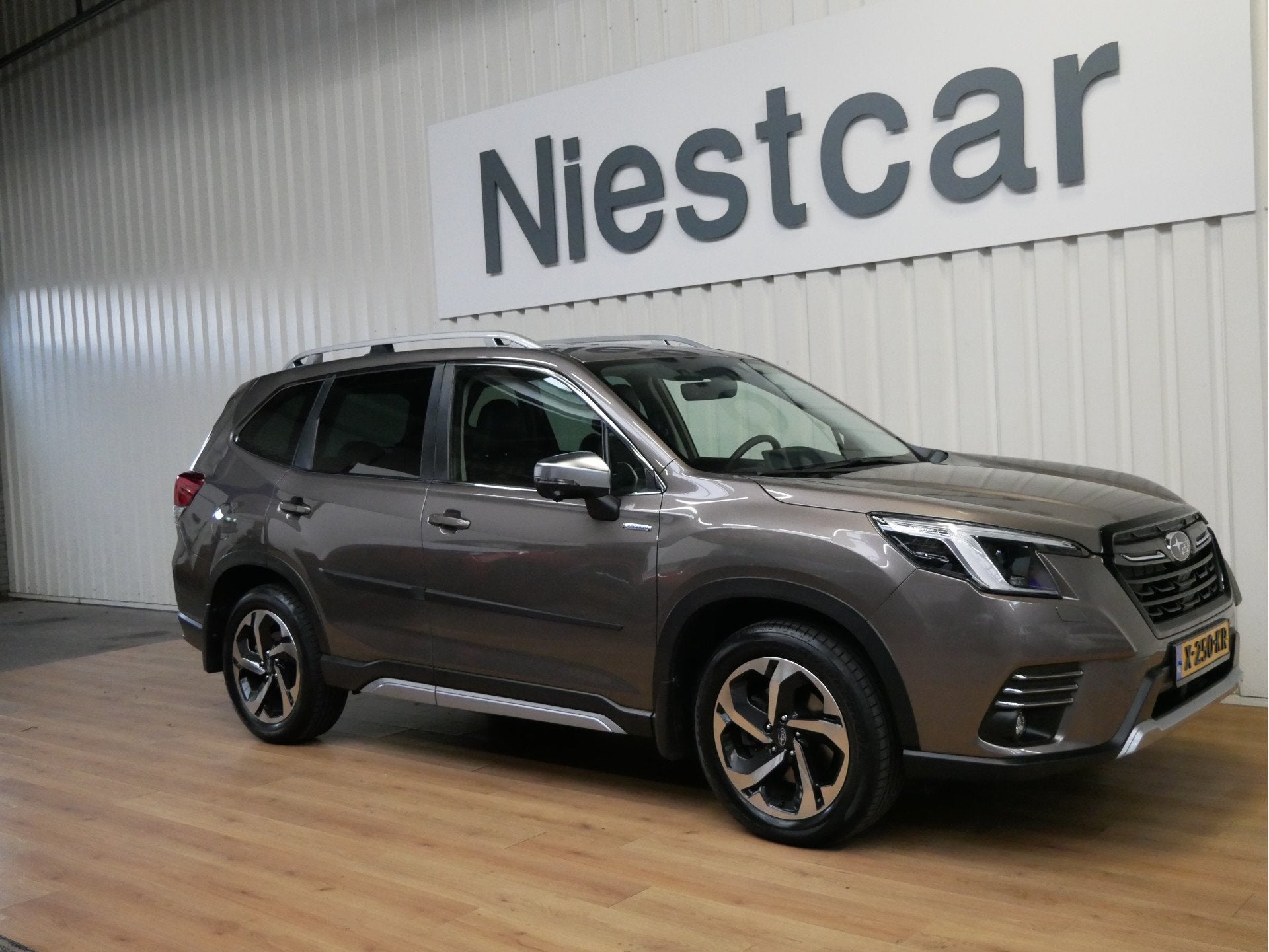 Subaru Forester 2.0i e-BOXER Premium Eye-Sight / Navigatie /, 4 cilinders, Leder, Bedrijf, Forester