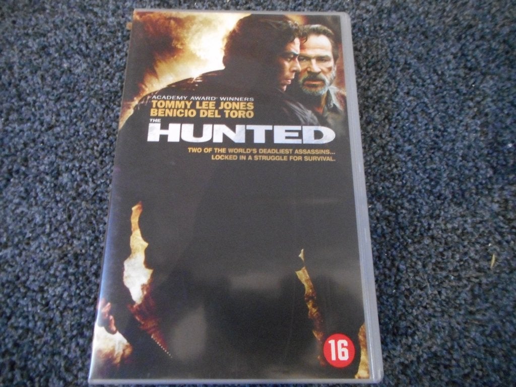 HUNTED! Thriller met Tommy Lee Jones e.v.a Op VIDEO!, Vanaf 16 jaar, Verzenden, Zo goed als nieuw, Thrillers en Misdaad