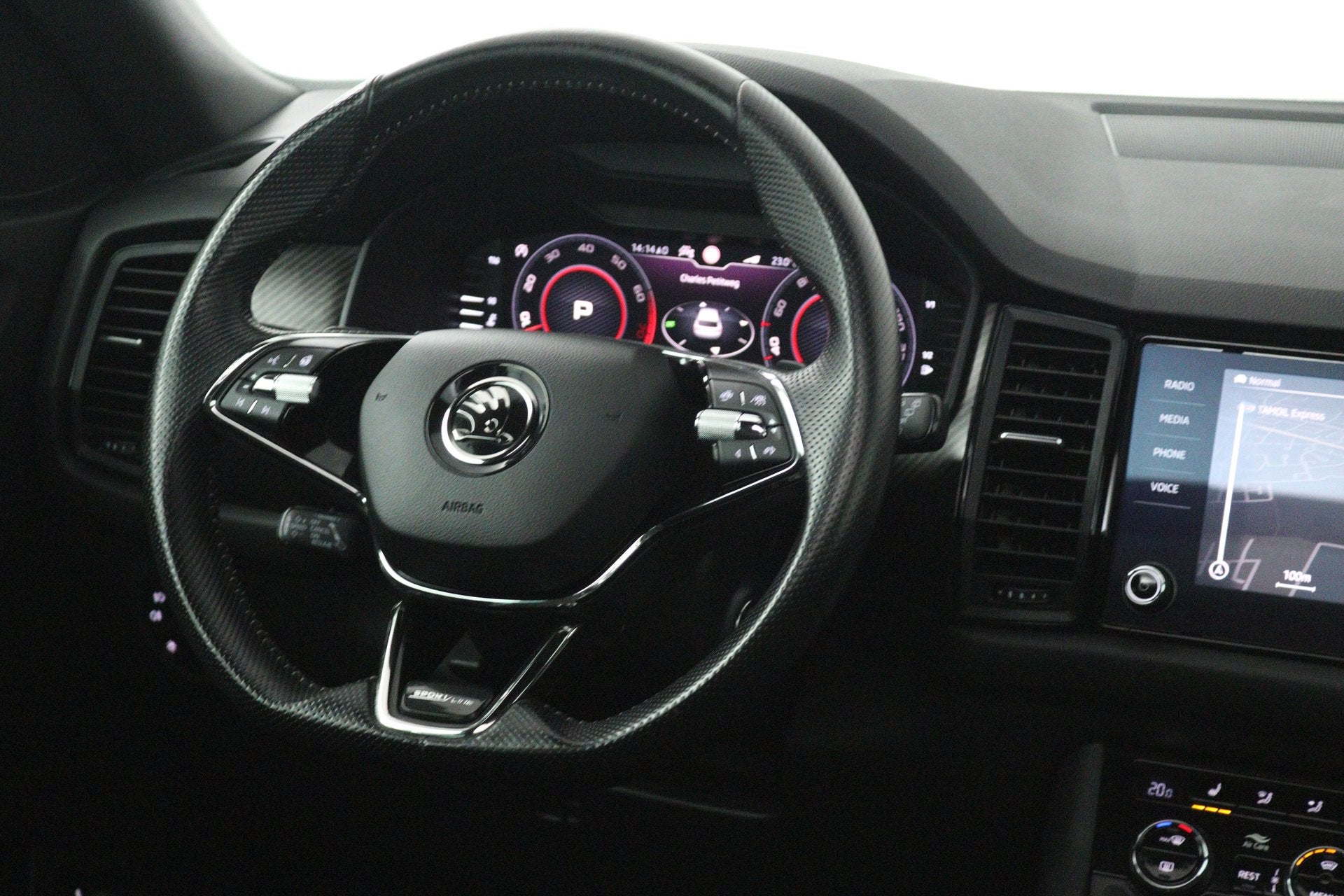 Skoda Kodiaq 1.5 TSI Sportline Business (PANORAMADAK, DIGITA, 4 cilinders, 150 pk, 1481 kg, Origineel Nederlands