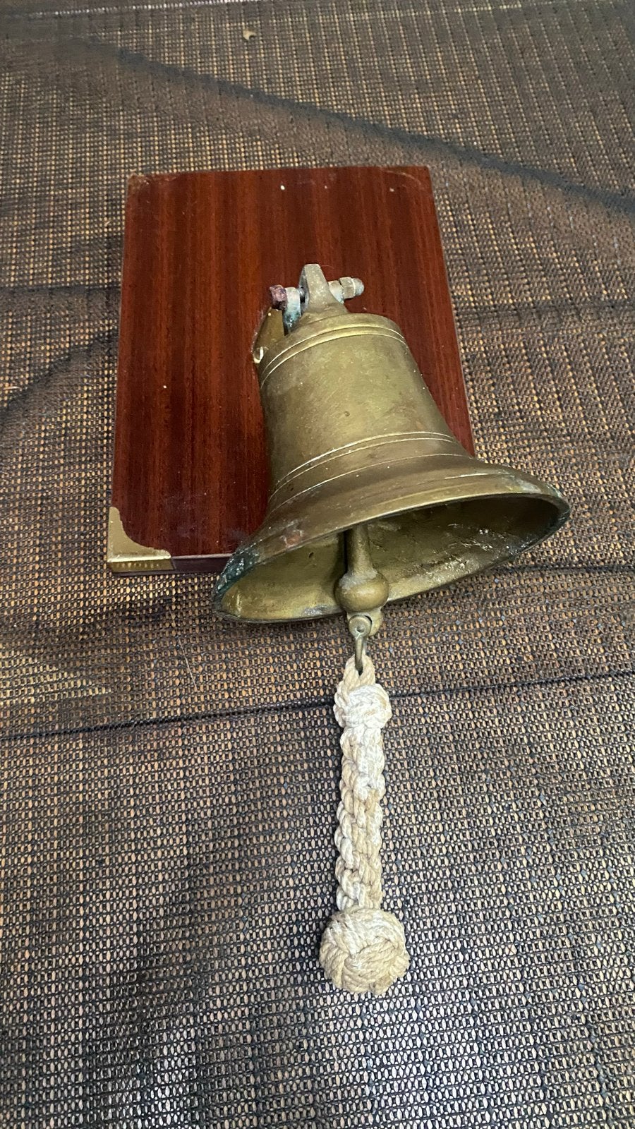 Vintage scheepsbel - messing met houten plaat, Ophalen of Verzenden