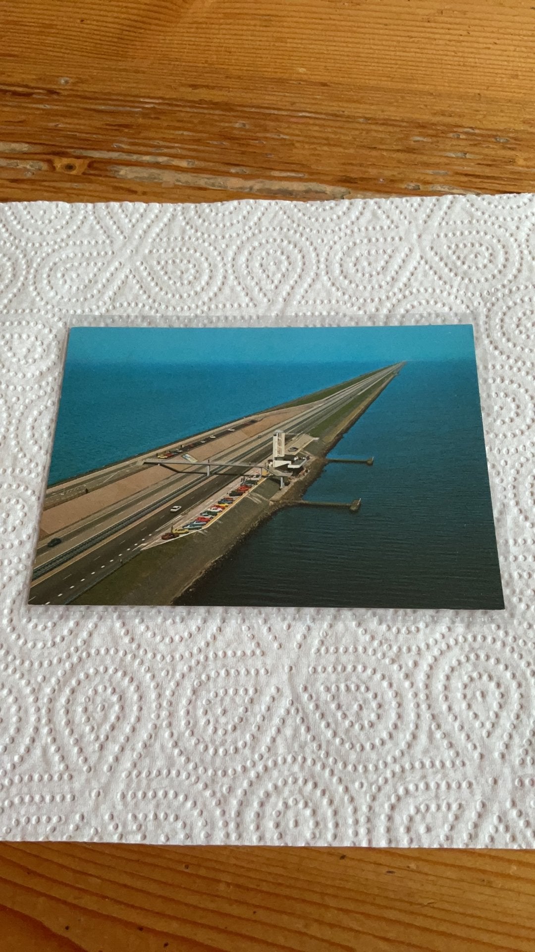 Postkaart - Afsluitdijk, Ophalen of Verzenden, 1980 tot heden, Ongelopen, Gebouw