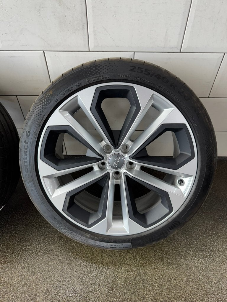 Audi OEM Q3 20 inch zomerset ️☀️, Ophalen, Gebruikt, 255 mm, Banden en Velgen