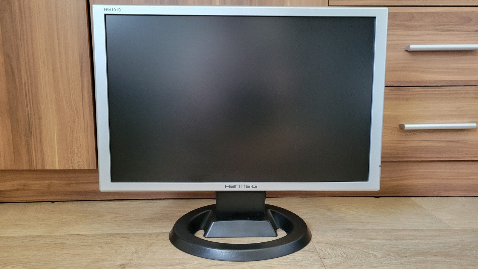 Hanns.G HW191D monitor (19 inch, 75 Hz), Ophalen, Zo goed als nieuw, Ingebouwde speakers, DVI