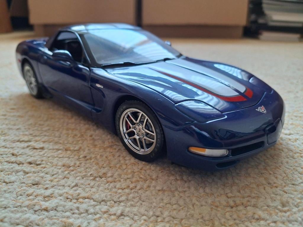 1:18 Corvette C5 Z06 Commemorative Edition Autoart, Ophalen of Verzenden, Zo goed als nieuw, Auto, Autoart
