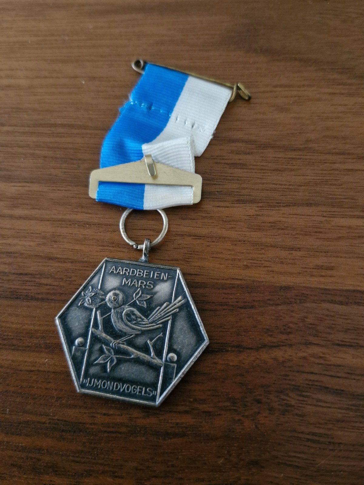 243 Vintage Aardbeien Mars IJmondvogels Medaille, Postzegels en Munten, Ophalen of Verzenden