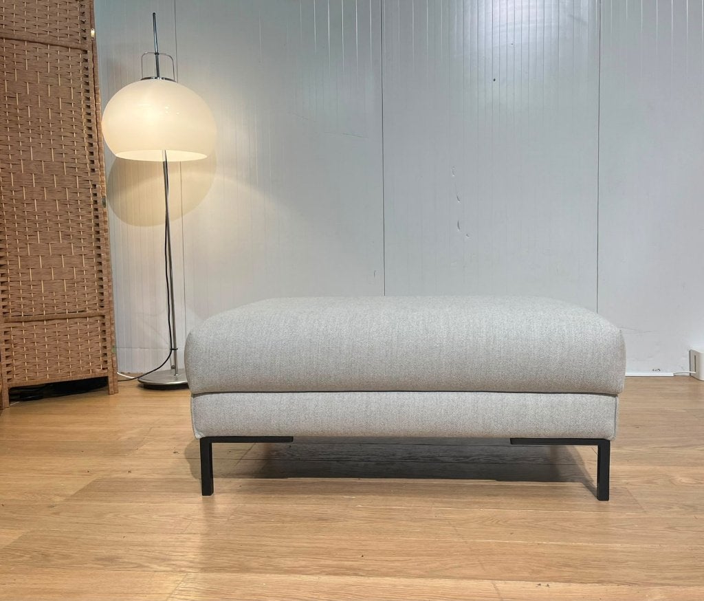 Design on Stock Aikon Lounge Hocker Ploegwol 03 Nieuwstaat, Design Voetenbanken en Poefen Design on Stock, 50 tot 75 cm, Design on Stock