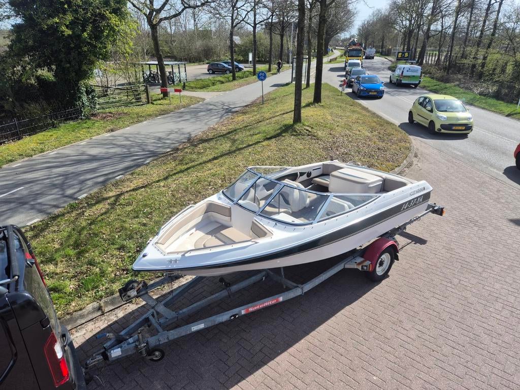 Four Winns speedboot met trailer, Watersport en Boten, Speedboten, Ophalen, Binnenboordmotor, 120 tot 200 pk, 3 tot 6 meter