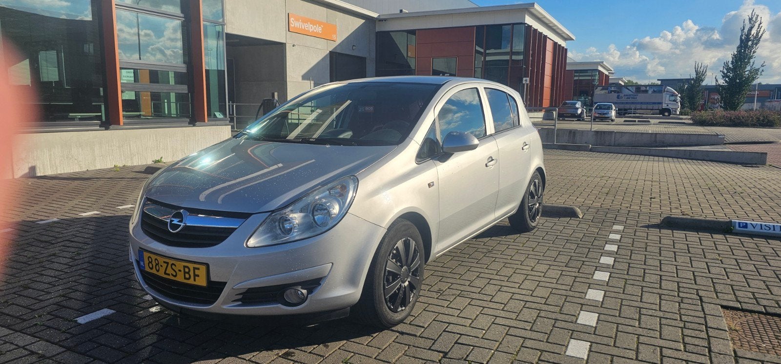 Opel Corsa 1.4 16V 5D 2008 Grijs, Voorwielaandrijving, 1063 kg, 4 cilinders, 49 €/maand