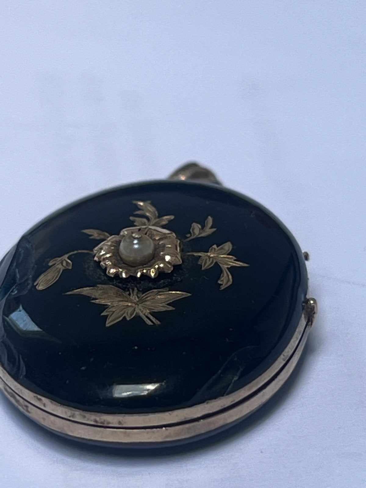 Victoriaans Medaillon met Parel en Gouden Details, Ophalen of Verzenden, Goud, Hanger, Met edelsteen