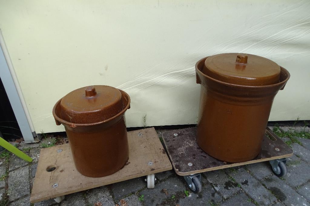 2 Antieke Zuurkool (keulse) potten, Ophalen