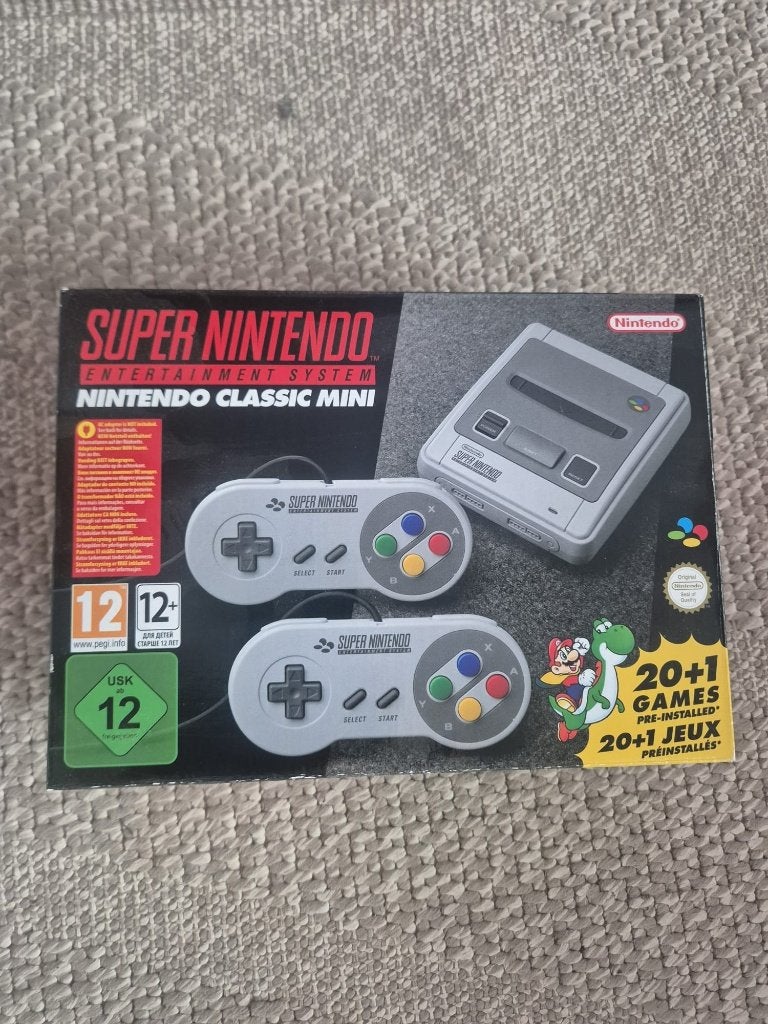 Super Nintendo Classic Mini, Ophalen of Verzenden, Zo goed als nieuw, Met 2 controllers, Met games