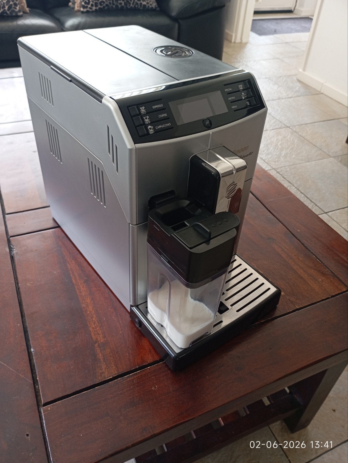 Mooie saeco minuto koffie machine werkt goed, Witgoed en Apparatuur, Koffiezetapparaten, Ophalen of Verzenden, Zo goed als nieuw