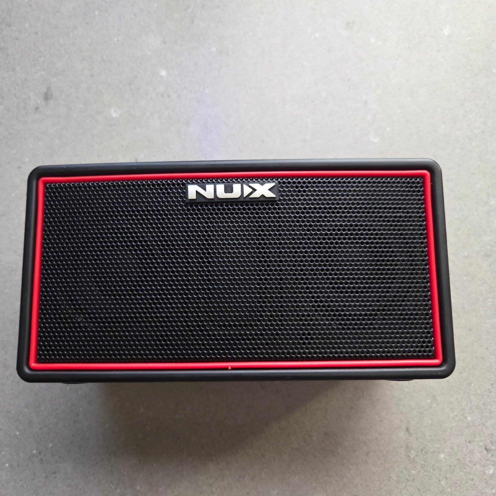 NUX Mighty Air draagbare gitaar/basversterker, Ophalen of Verzenden, Zo goed als nieuw, Gitaar, Minder dan 50 watt