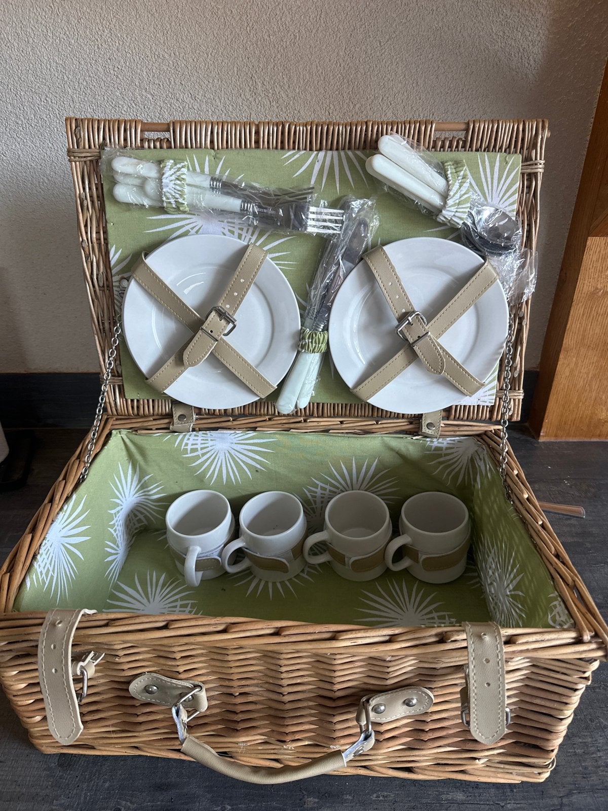 Complete picknickmand voor 4 personen - Zo goed als nieuw, Ophalen of Verzenden, Nieuw