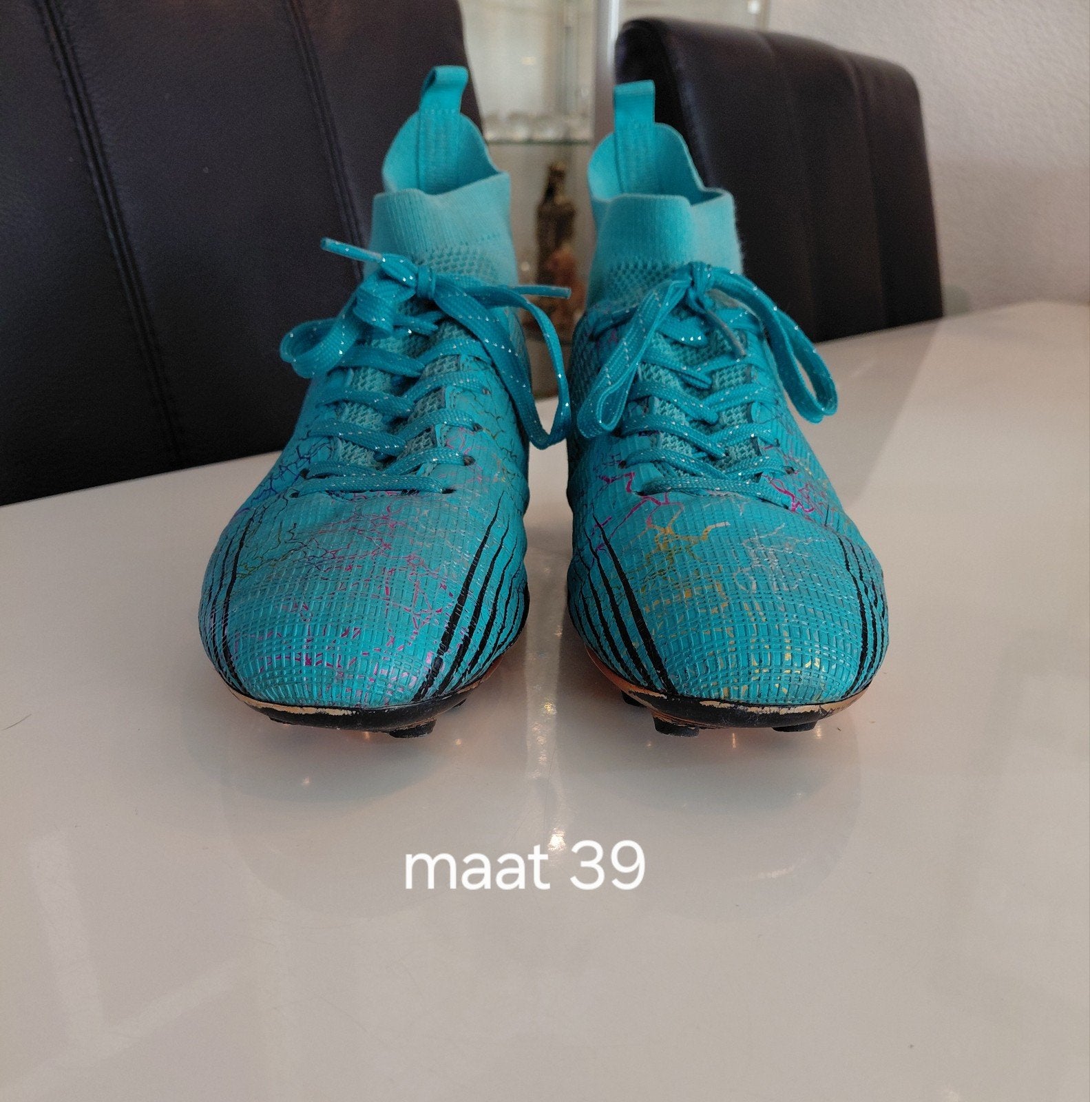 Voetbalschoenen maat 39, Sport en Fitness, Voetbal, Maat XS of kleiner, Ophalen of Verzenden, Schoenen