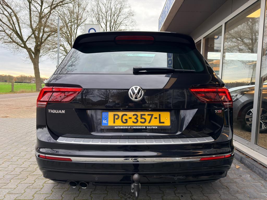 Volkswagen Tiguan 1.4 TSI ACT R-Line Panoramadak Trekhaak Vi, 4 cilinders, 150 pk, Alcantara, Zwart