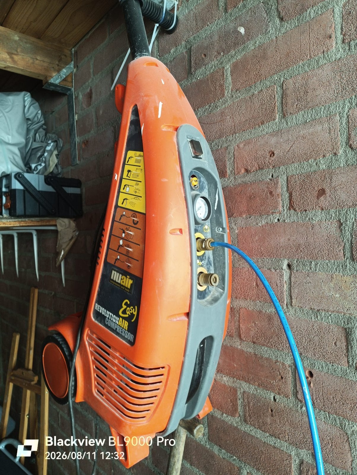 Luchtkompressor, Ophalen, Gebruikt, Minder dan 200 liter/min, Minder dan 6 bar