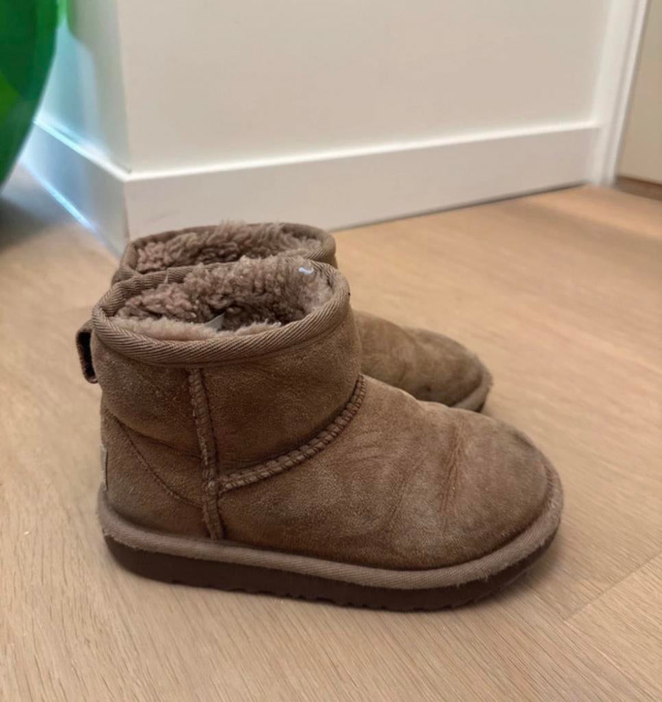 Ugg meisjes, Ophalen of Verzenden, Zo goed als nieuw, Meisje, Laarsjes