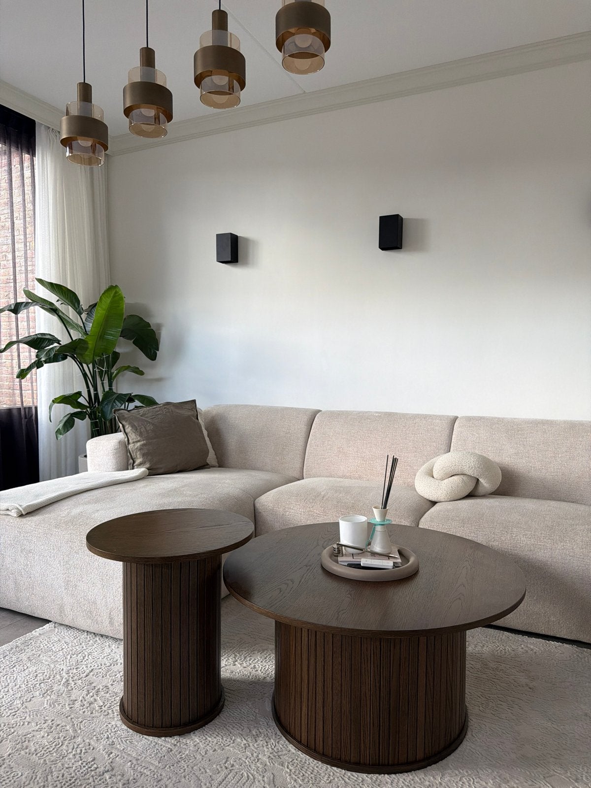 Set van 2 ronde eiken salontafels, Huis en Inrichting, Tafels | Salontafels, Zo goed als nieuw, 5 – 50, Eikenhout, Rond