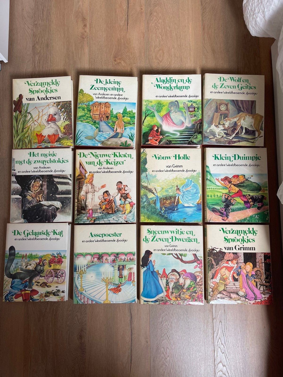 Vintage sprookjesboeken met wereldberoemde sprookjes, Ophalen, Zo goed als nieuw