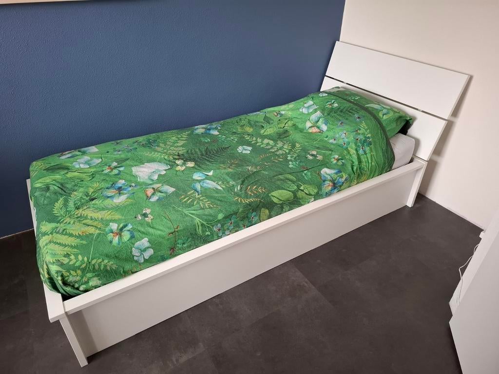 ZGAN!! Eenpersoonsbed 90x200 met opbergruimte IKEA, Huis en Inrichting, Slaapkamer | Bedden, Ophalen, 90 cm, Eenpersoons, Wit
