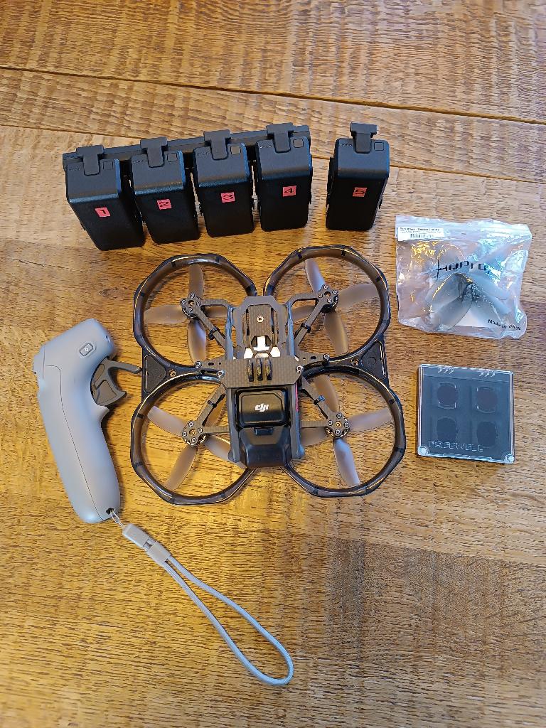 DJI Avata met de Axisflying 3.5 upgrade en 5 batterijen, Audio, Tv en Foto, Drones, Cameradrone, 15 tot 30 minuten, Zo goed als nieuw